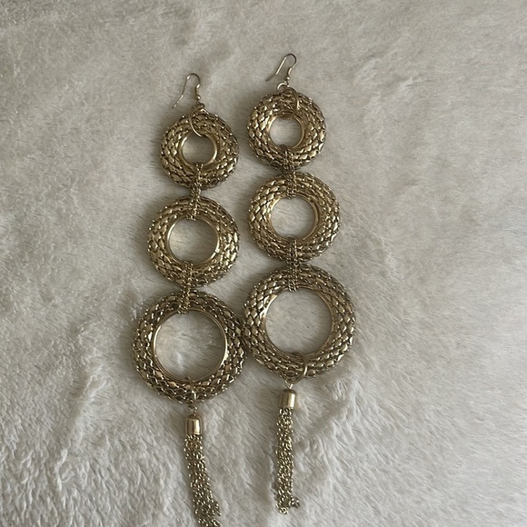 Trendy Three Tier Statement Earrings Gold Shoulder Duster - Picture 6 of 7